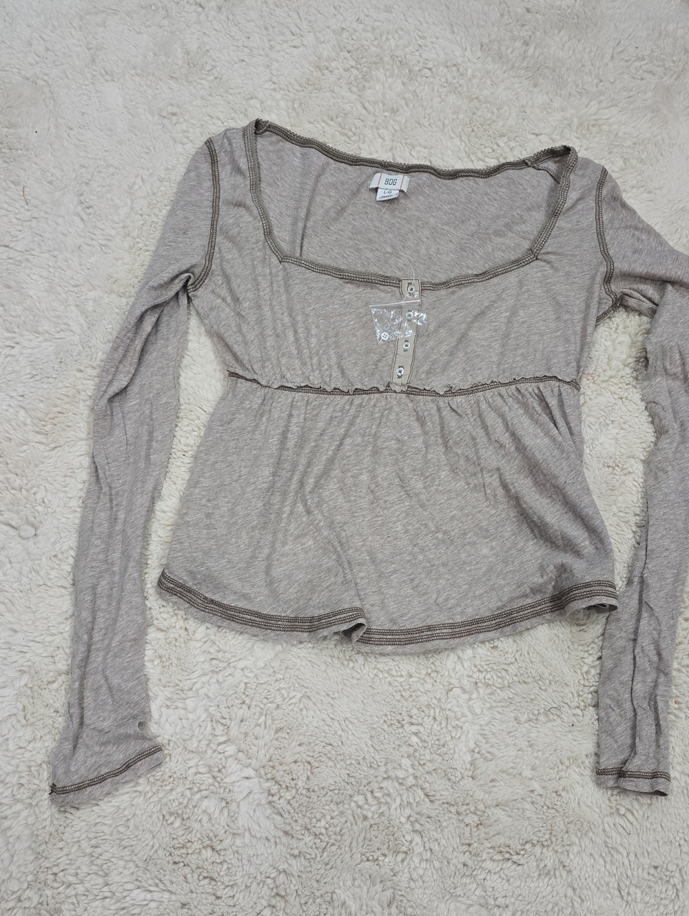 boc Women's Long-Sleeve Scoop Neck Peplum Top - Taupe